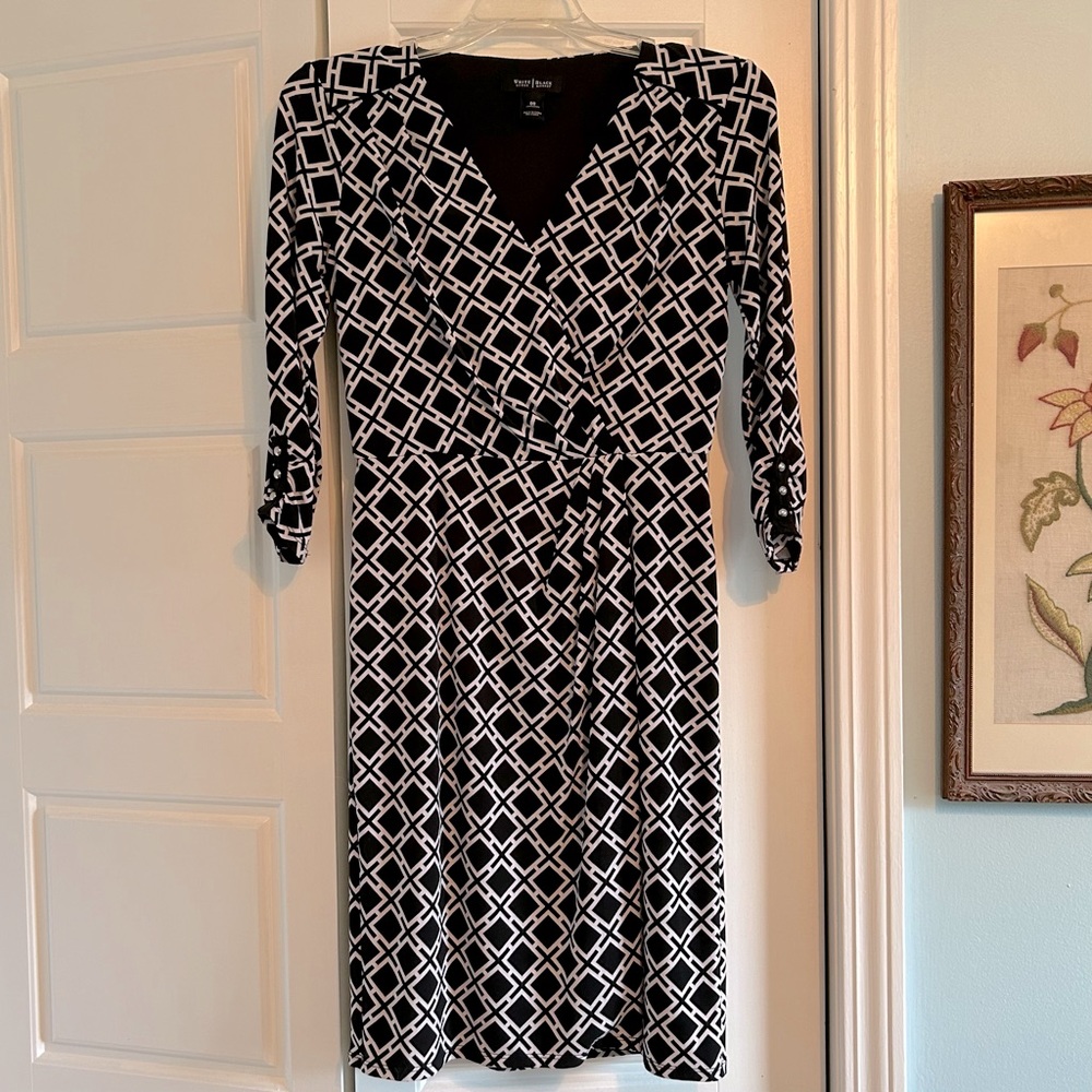 EUC WHBM Faux Wrap Midi Geometric Print Dress Black & White